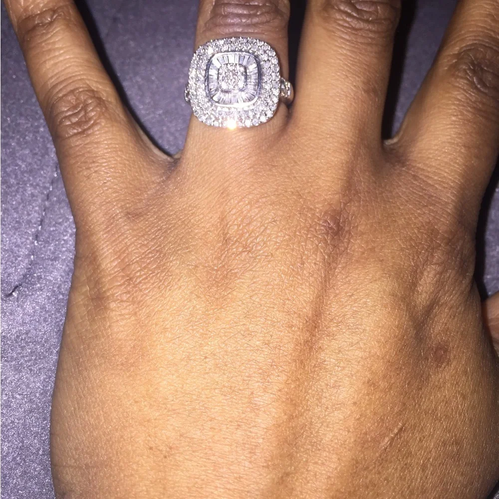 Diamond Ring - Picture 5 of 6
